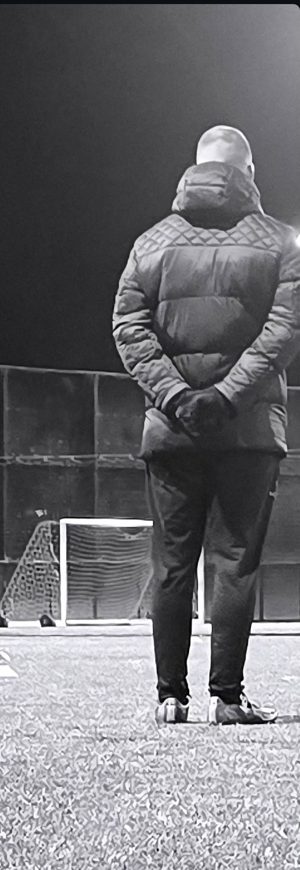 1-to-1 goalkeeper coaching session at night